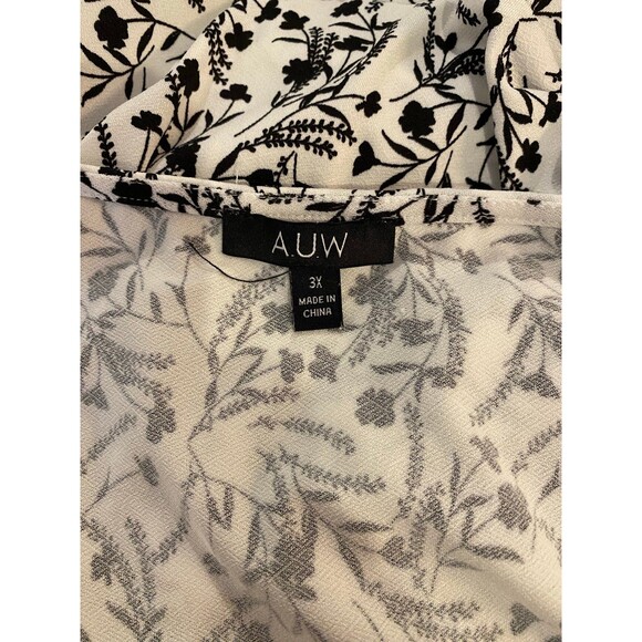 A.U.W. Blouse Plus size 3X  Top Wrap  with Cap Sleeve White w/ Black Pattern - Picture 5 of 7